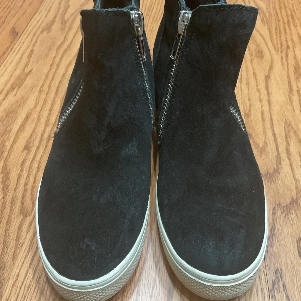 Steve Madden Wedgie Black suede with side zippers 8 medium